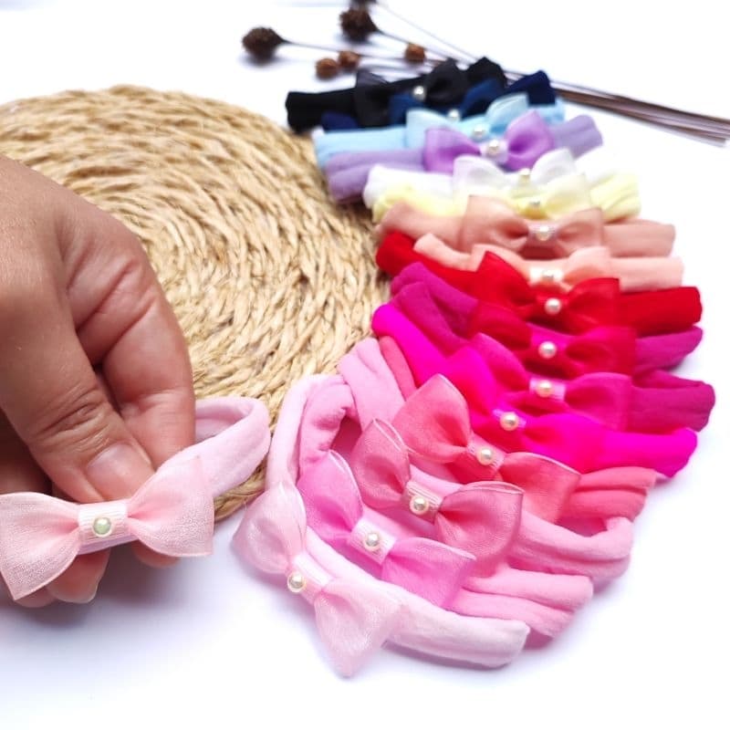 Laço gravatinha rn em organza para bebê tiarinha