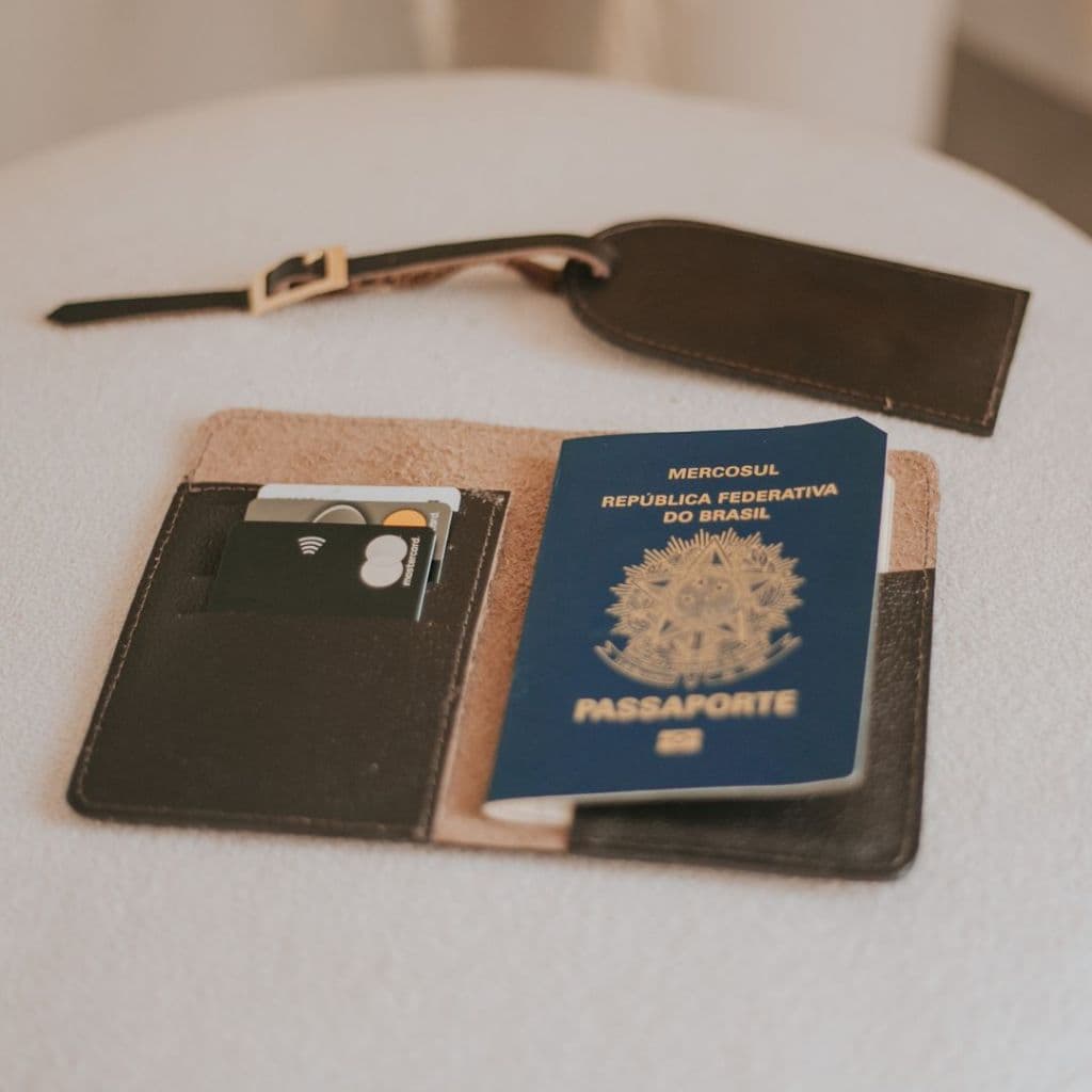 Kit Viagem Porta Passaporte + Tag de Malas em Sintético Personalizado Com Nome ou Iniciais