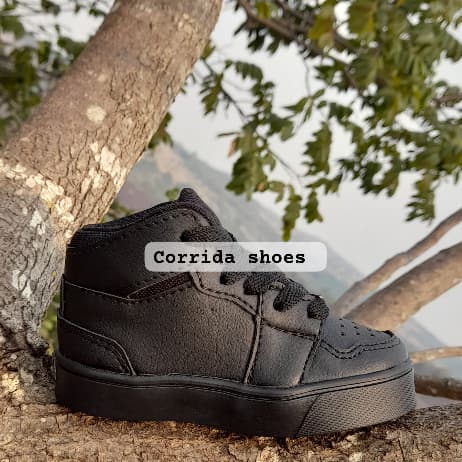 Bota infantil bebê confortável preta branca