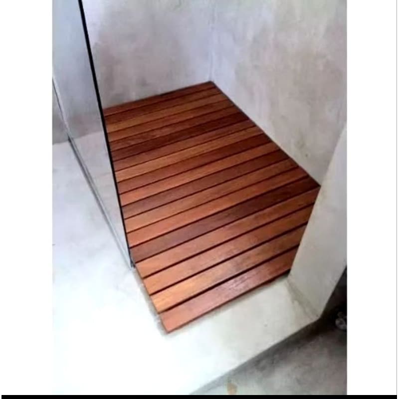 deck de madeira para chuveiro ducha piscina sob encomenda