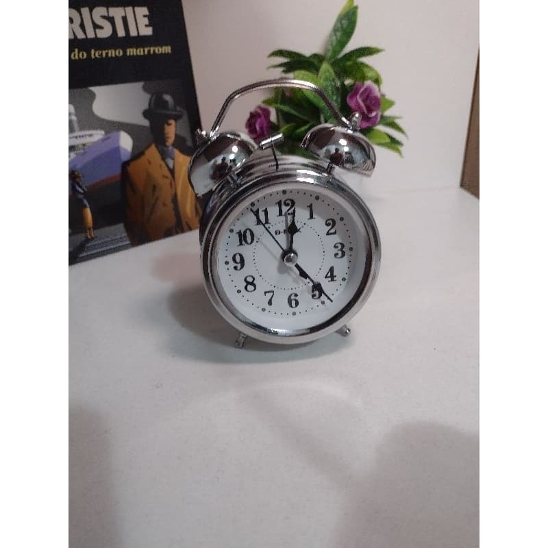 Relógio Despertador retrô de mesa com sinos com pilha