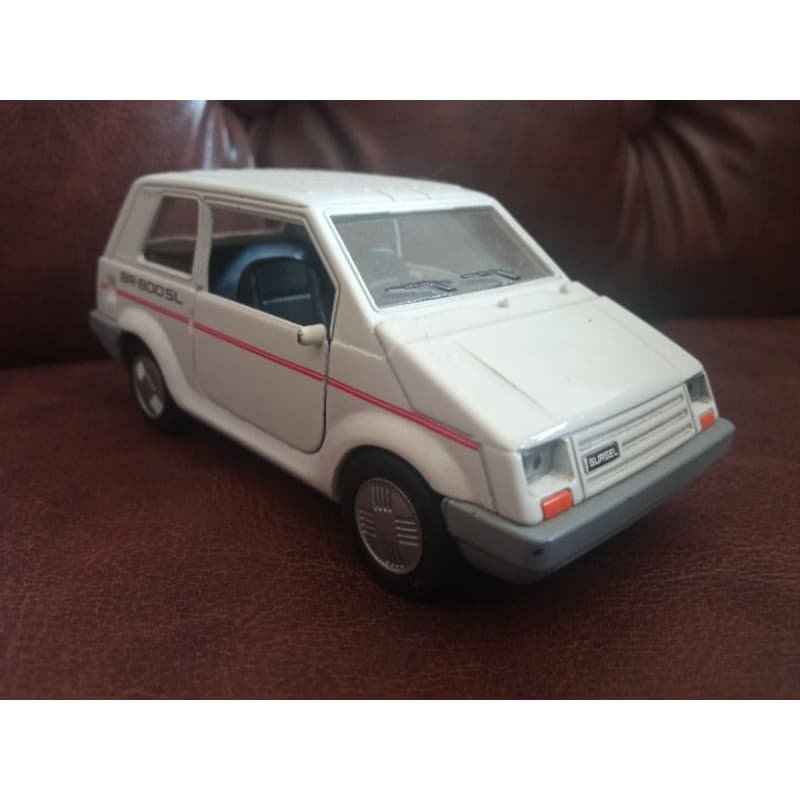 Miniatura de metal Gurgel Br800!Bom preço!LEIA ANÚNCIO !