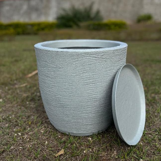 Vaso De Planta Decorativo Em Polietileno Bojo Redondo Escovado N3 C/ Prato E Furo De Drenagem