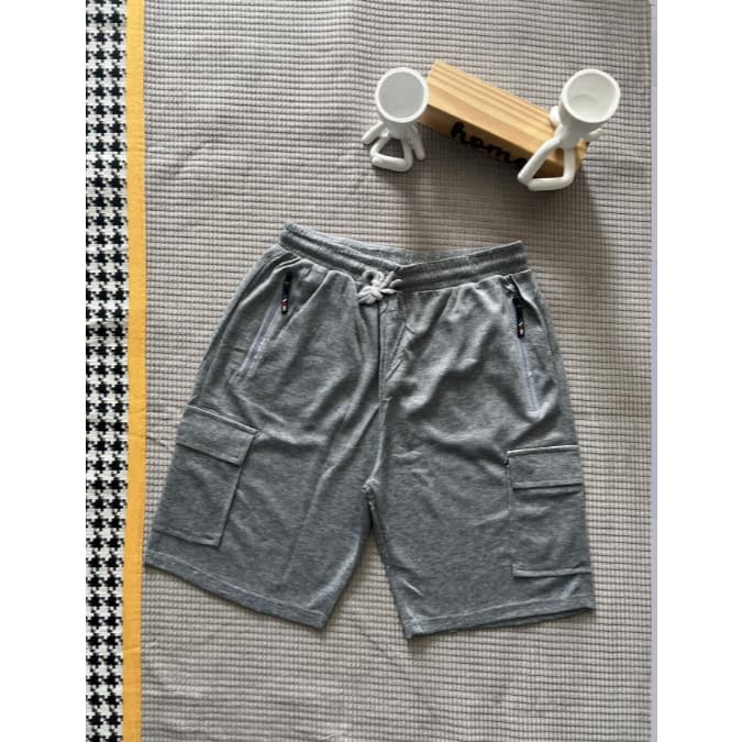 Bermuda Masculino Espotivo Sport Importado com elastano Existem dois bolsos com zíper na frente, dois bolsos nas laterai