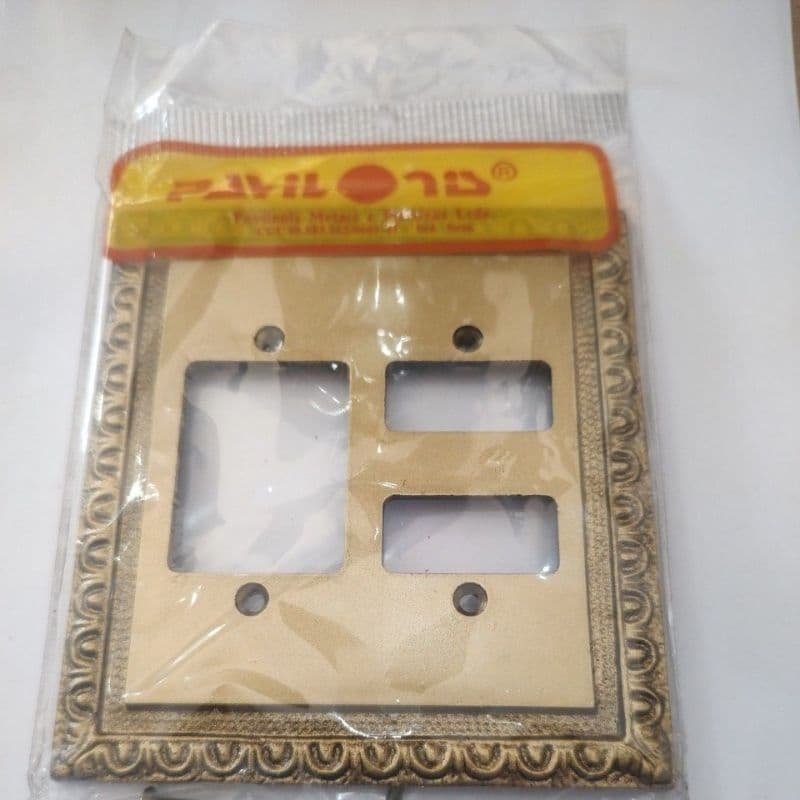 Espelho Placa Clássica decorativa Retrô 4X4 para 2 Interruptores e 1 Tomada