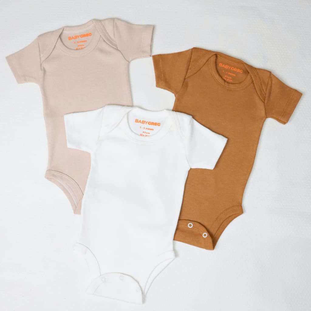 Kit 3 Body Manga Curta Bebê Minimalista Unissex Suedine 100% algodão Qualidade 3 Botões Baby Greg