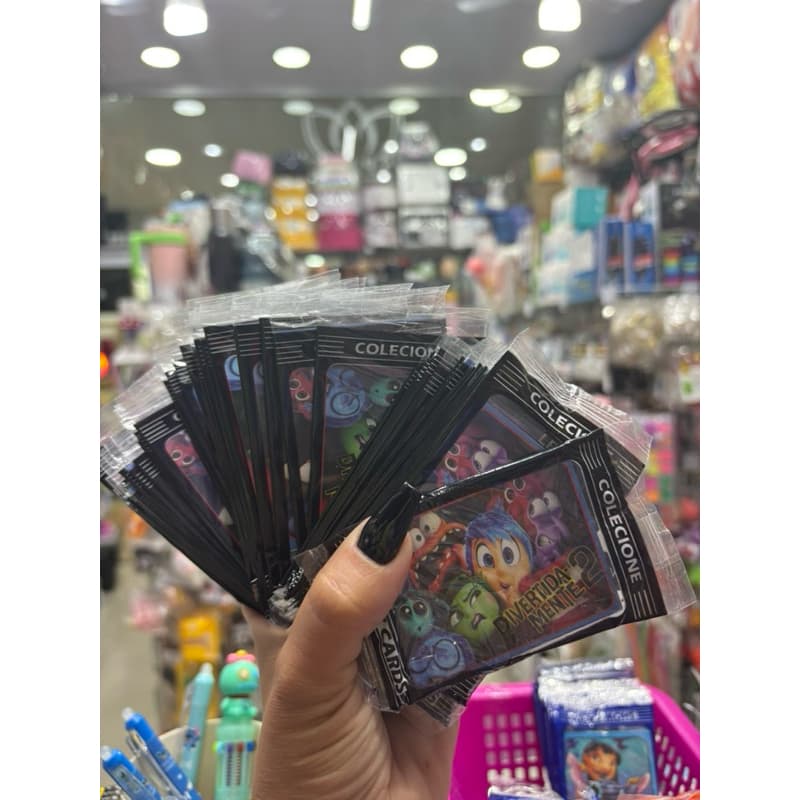 200 CARDS  sticth  divertidamente = 50 PACOTES FECHADOS CARTINHAS COLECIONAVEIS OU BAFO BRINCAR