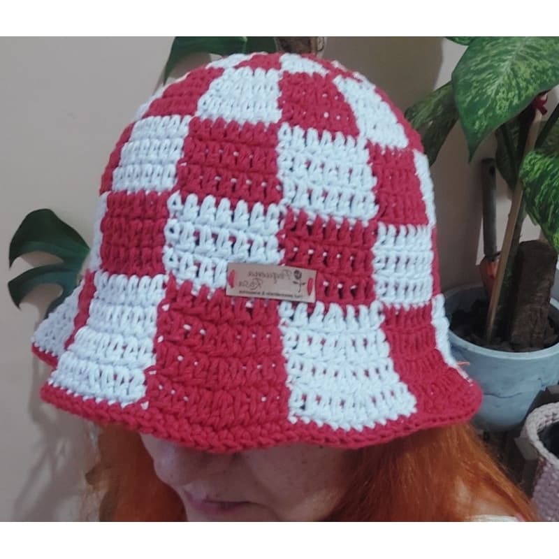 CHAPÉU DE CROCHÊ/ BUCKET HAT/ CATAVENTO/ QUADRADO E LISO