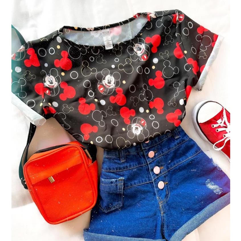 Blusa T- Shirt Básica Feminina Manga Curta Estampada Personagem Mickey Mouse Disney