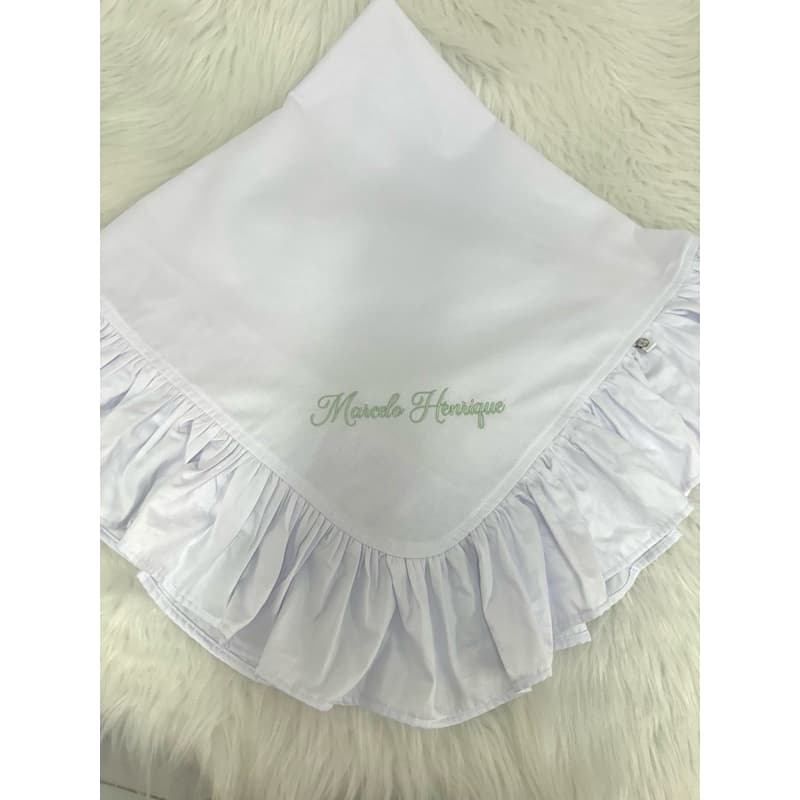 Produtos personalizados bordado com nome do bebê, manta, cueiro e almofada