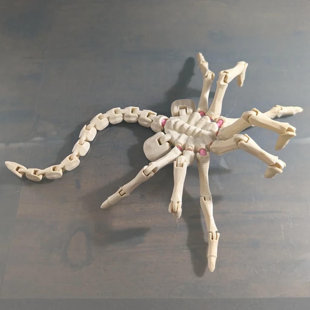 Alien Articulado Xenomorfo Predador Fantasia Facehugger