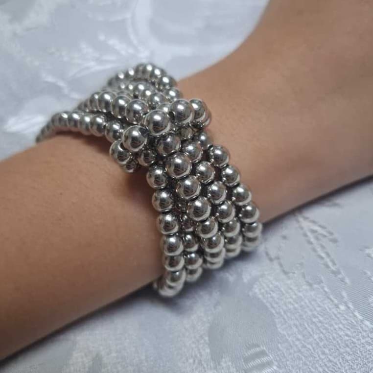 Bracelete pulseira bolinhas cores metálicas cinco fileiras
