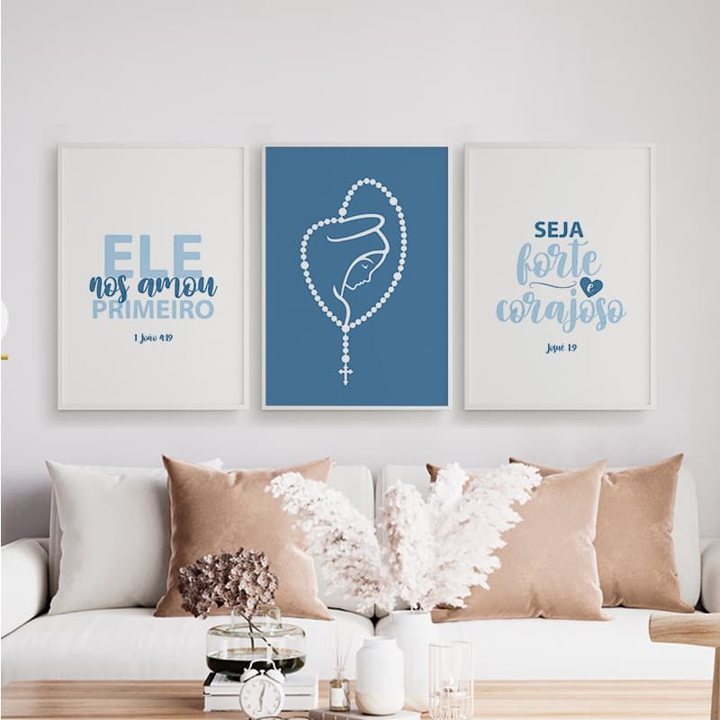 Kit 3 Quadros religiosos Ele nos amou primeiro, seja forte e corajosa, Maria, nossa senhora Mdf 20x28 Decoração de casa
