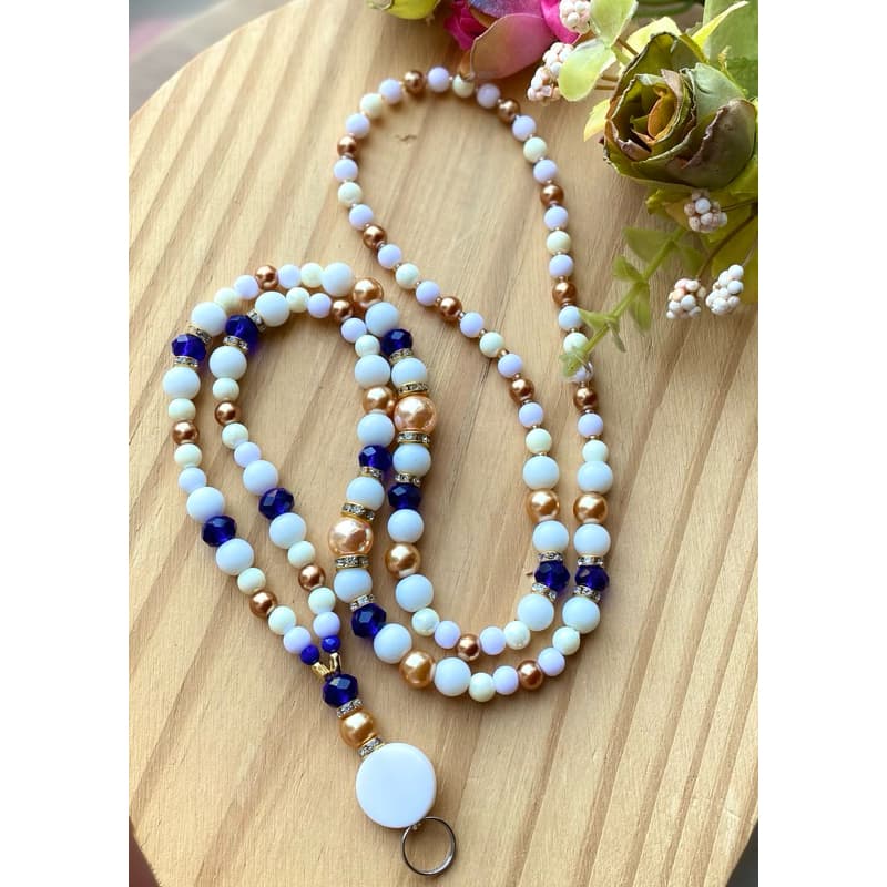 COLAR PARA CRACHÁ /PORTA CRACHÁ / CORDÃO DE CRACHÁ EM PÉROLAS CRISTAIS/ MIÇANGAS / BIJU ACESSÓRIOS DE MODA ARTESANAL
