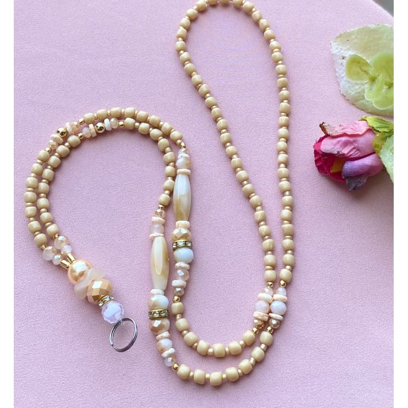 COLAR PARA CRACHÁ /PORTA CRACHÁ / CORDÃO DE CRACHÁ EM PÉROLAS CRISTAIS/ MIÇANGAS / BIJU ACESSÓRIOS DE MODA ARTESANAL