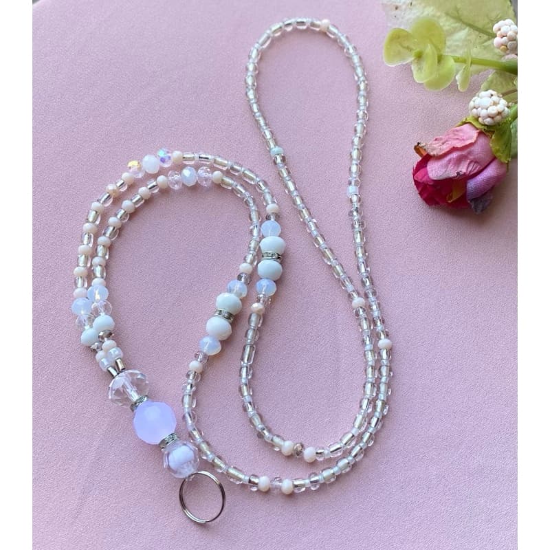COLAR PARA CRACHÁ /PORTA CRACHÁ / CORDÃO DE CRACHÁ EM PÉROLAS CRISTAIS/ MIÇANGAS / BIJU ACESSÓRIOS DE MODA ARTESANAL