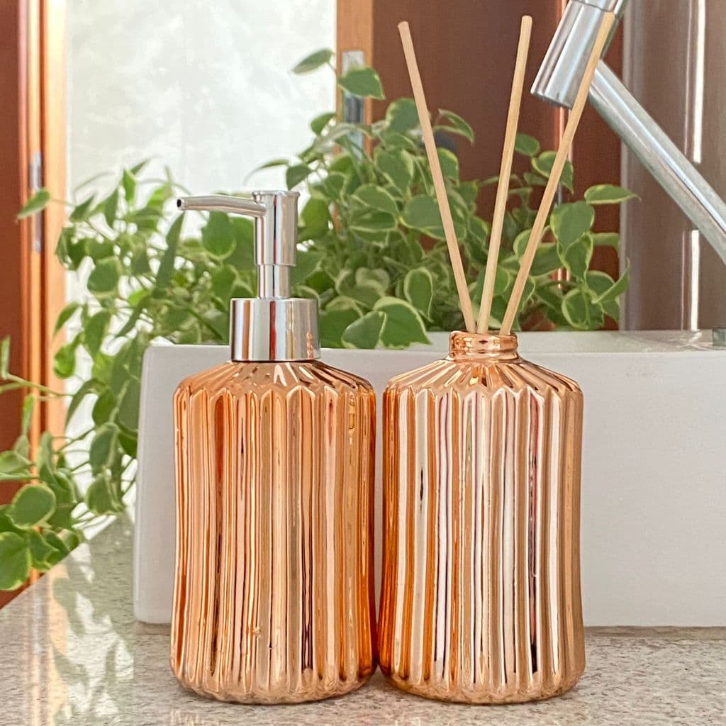 Kit Banheiro 2 Peças Rosê Difusor Dispenser Saboneteira Dispenser Lavabo Saboneteira Líquida Higiene