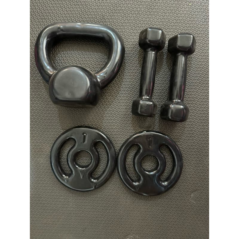 kit par de halteres sextavado 1kg + ketlebell 4kg + par de Anilhas 1kg (8kg total)
