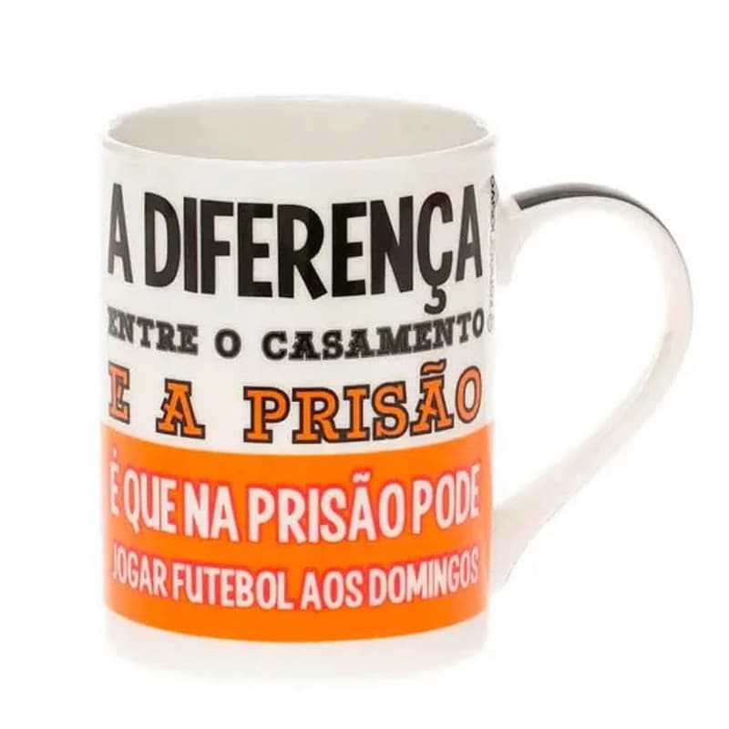 caneca de humor casamento futebol e prisão