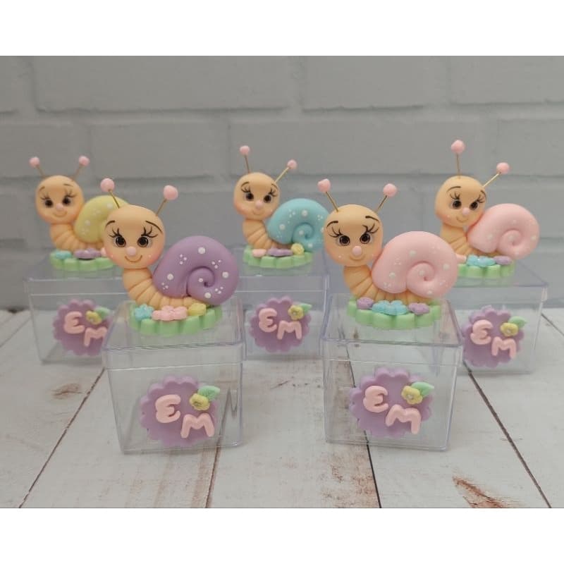 5 caixas em acrílico biscuit Borboleta e Caracol envio em 15 dias úteis