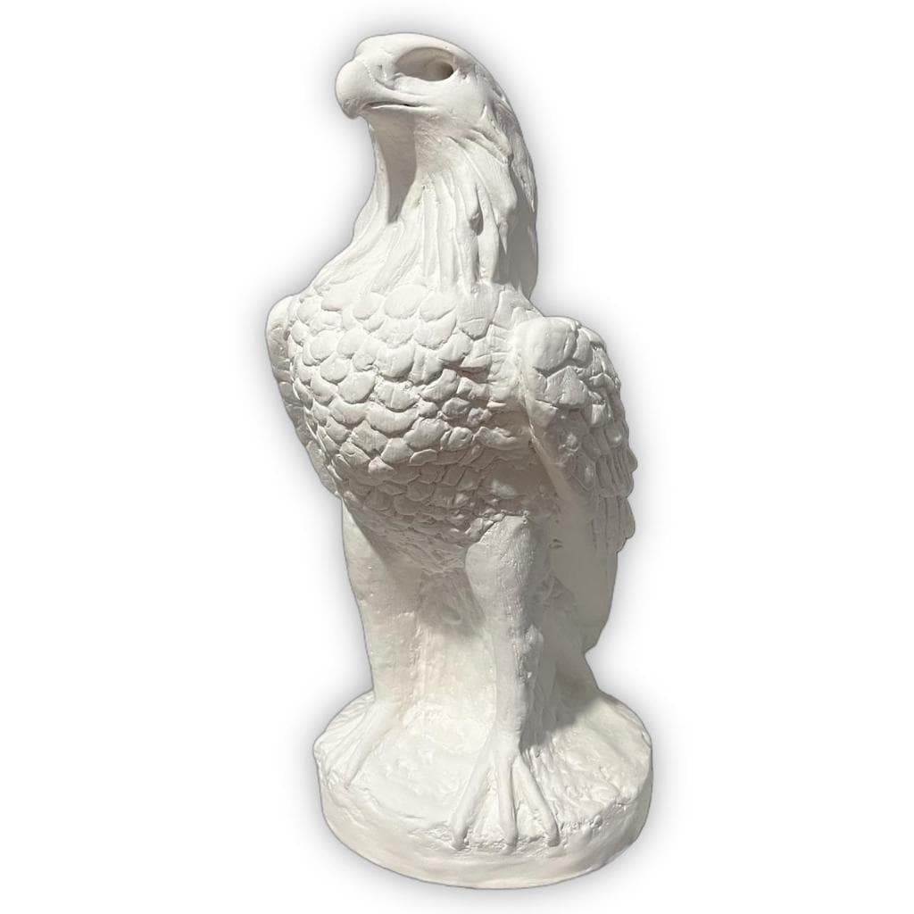 Gavião Águia na Rocha em Gesso Cru (peça oca) 36cm