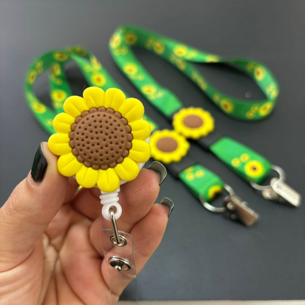 Porta Crachá GIRASSOL com emborrachado - roller clip porta crachá Ou cordão cordao personalizado