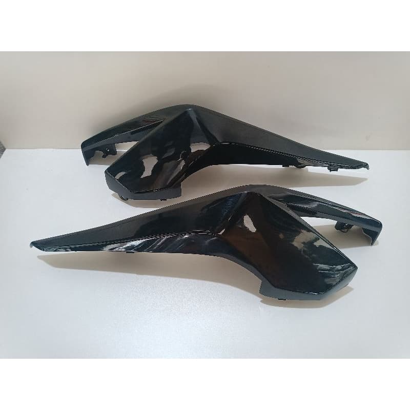 Par de rabetas laterais Honda Titan 160 2016/18 similar nova