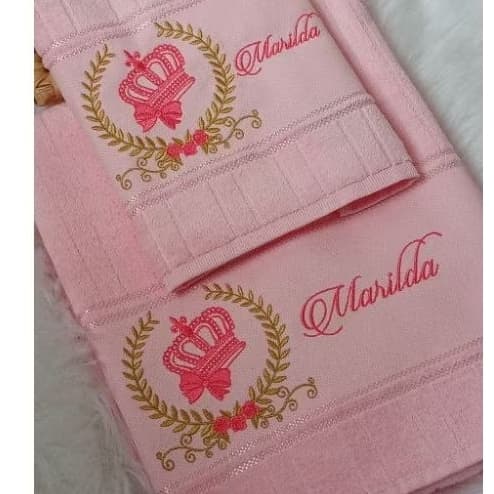 Jogo de toalha de banho e toalha de mão/lavabo, bordada personalizada com nome