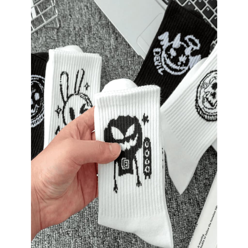 Kit 5 Pares de Meias Aleatorias | Pares de Meias Brancas e Pretas – Algodão Cano Alto Longo Estilo