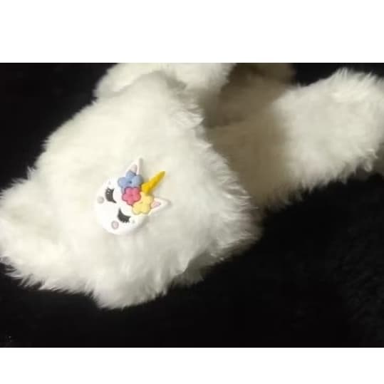 Chinelo pelúcia Unicornio