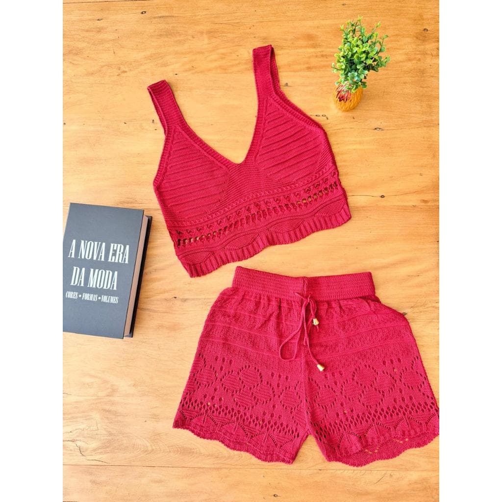 Conjunto Saída de Praia Tricô Feminina Verão 2025 Moda Short e Top Rendado Crochê Tendência