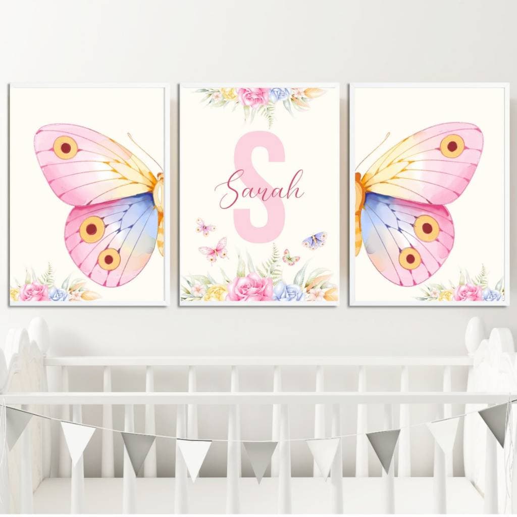 Kit com 3 Quadros Decorativos Infantil com Moldura Borboleta Flores Personalizado com Nome Bebê