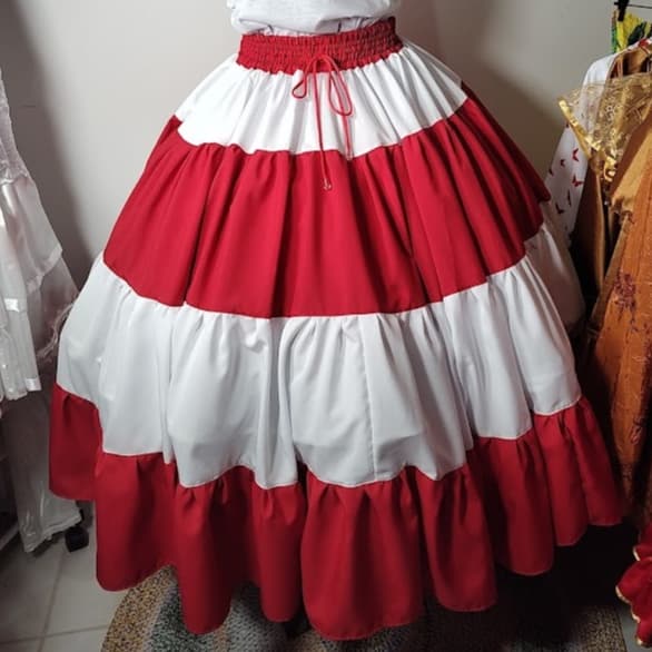 Saia de Oxfordine Bela Vermelho e Branco Malandra/Navalha com 10 metros de Roda  Umbanda/Candomblé