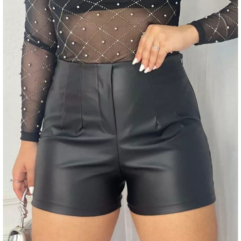 Shorts couro com ziper feminino