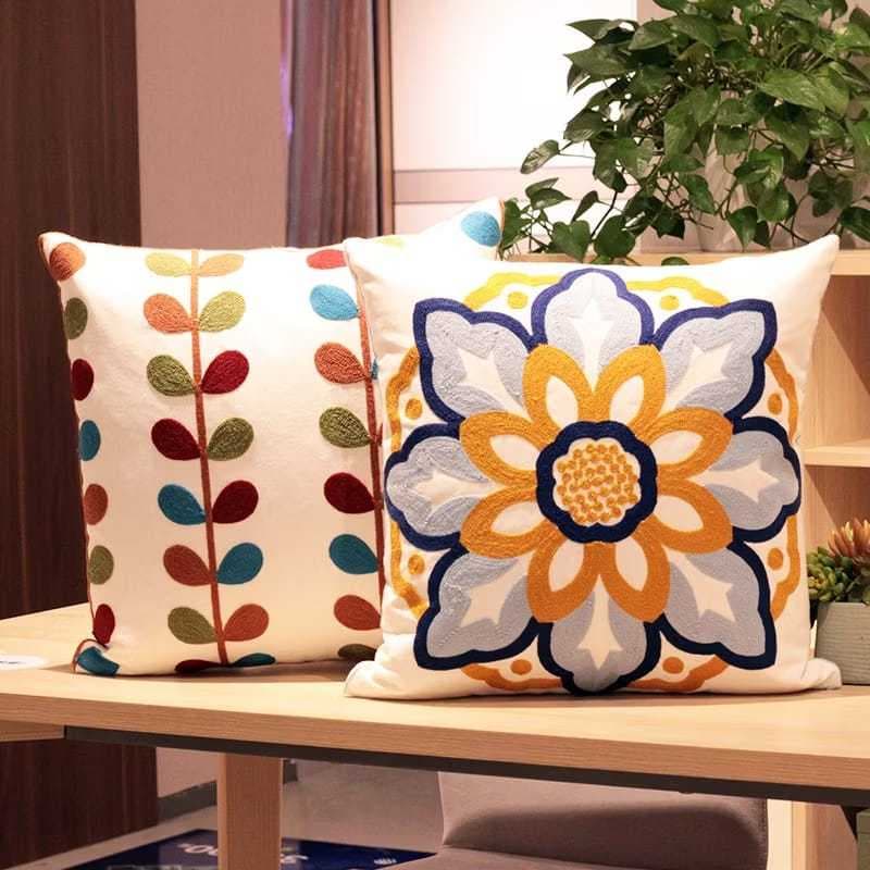 Capa de Almofada em Linho Bordada Luxo Decorativa 43x43 cm