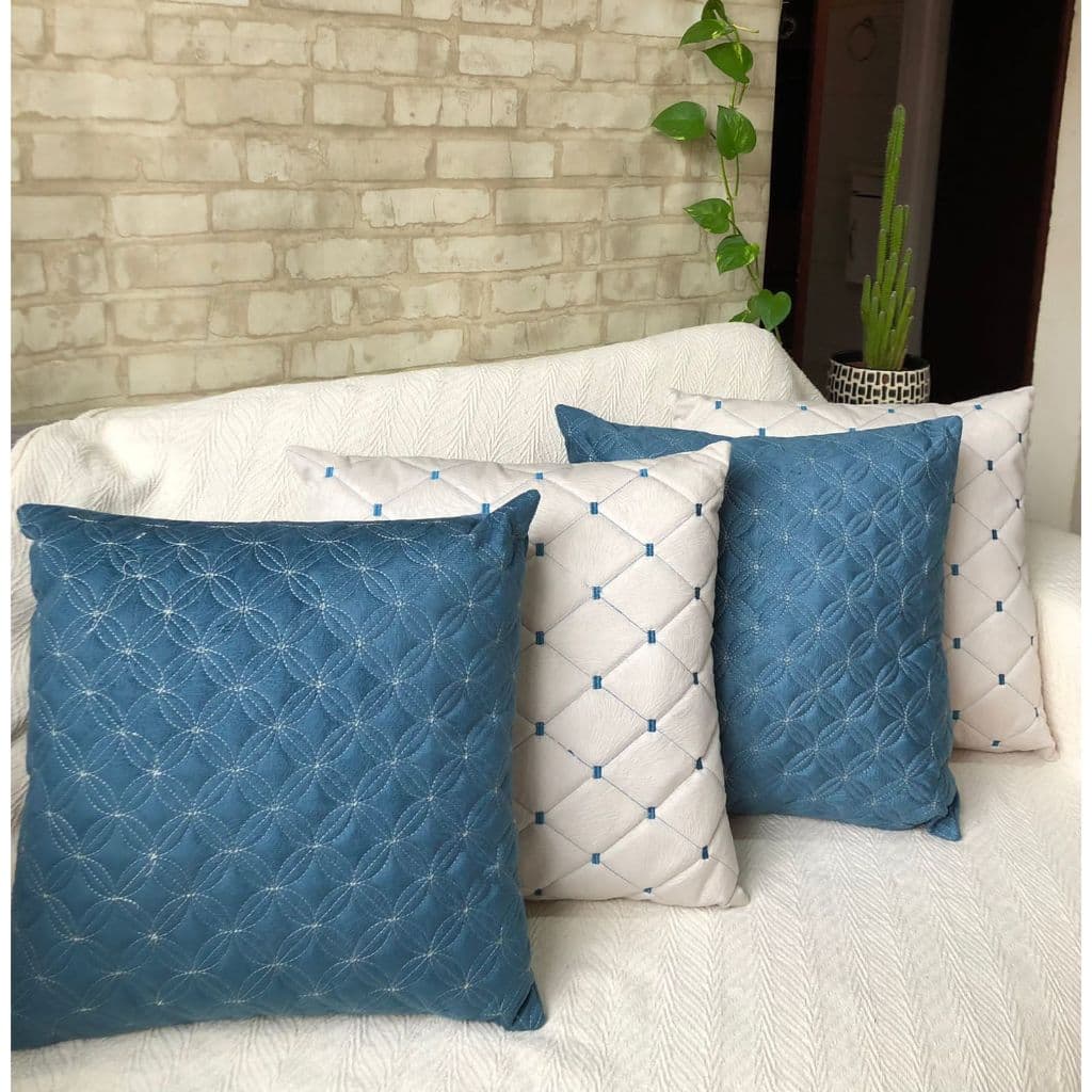 CAPAS DE ALMOFADAS DE SUED KIT COM 4 CAPAS DE ALMOFADAS MEDINDO 42X42 COM ZÍPER INVISÍVEL