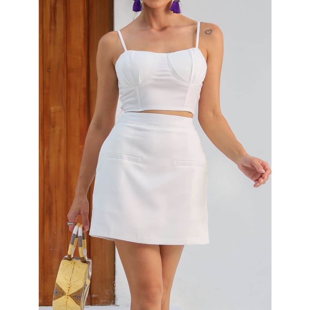 Conjunto Cropped E Saia Com Bojo E Cinto Forro Costa Latex Bolso Branca Final Do Ano