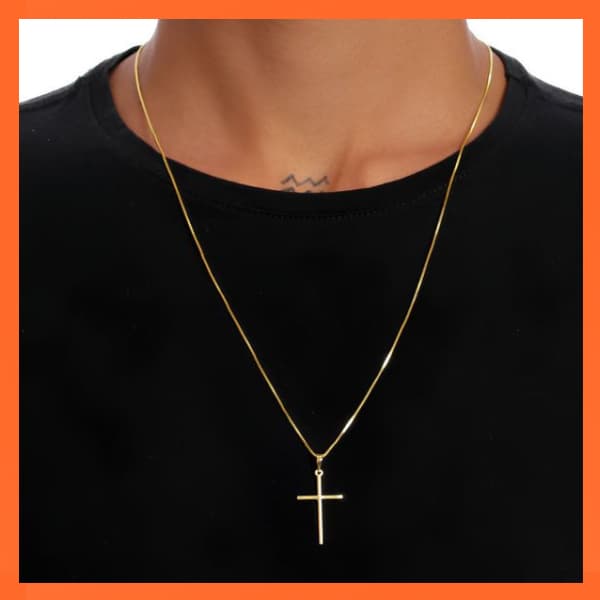 Corrente Masculina com Pingente de Cruz Fina Crucifixo Banhado a Ouro 18k 0,5mm Elegante Sofisticado