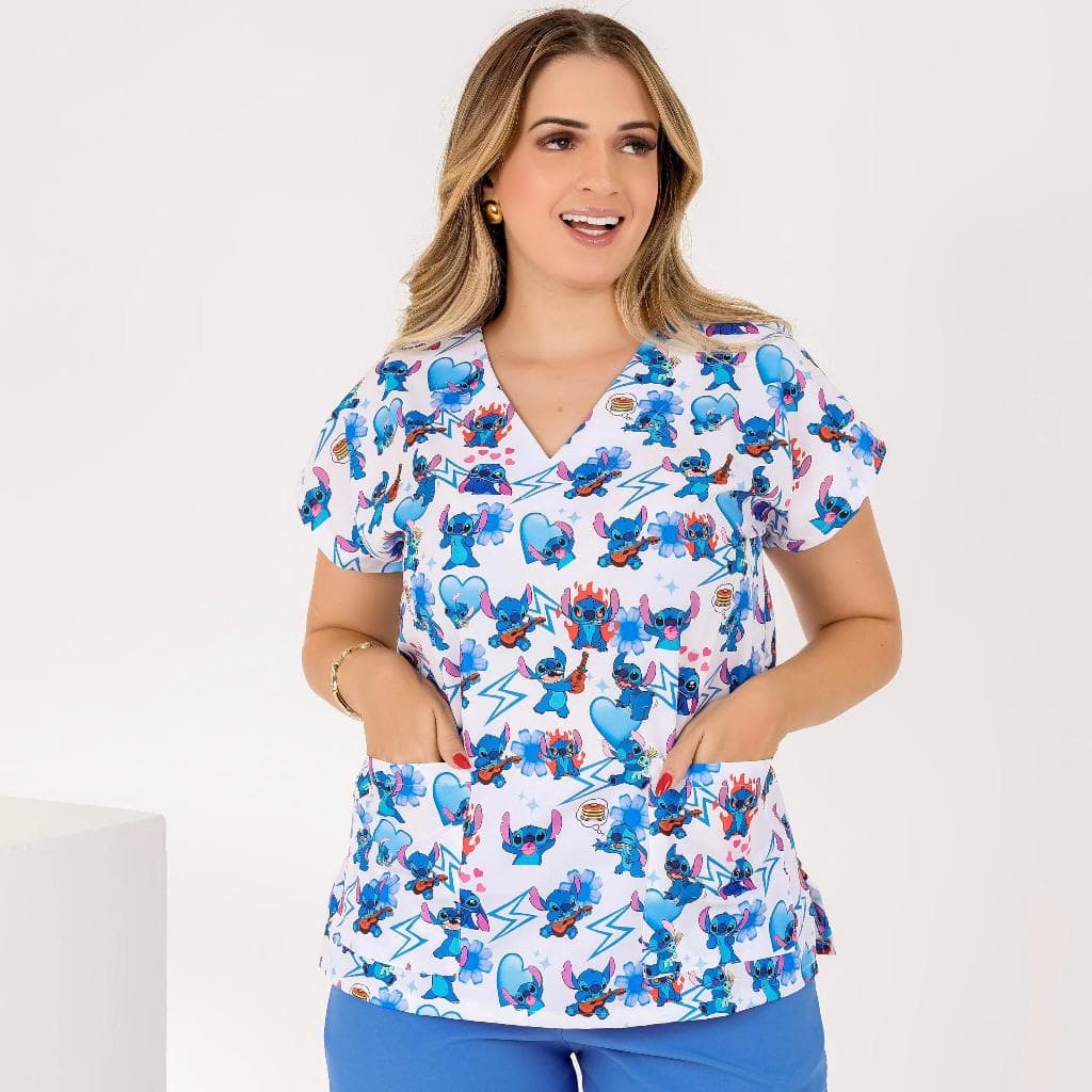 Conjunto cirúrgico feminino Scrub estampado Pijama hospitalar (BATA+CALÇA TECIDO OXFORDINE ESTAMPA STITCH).