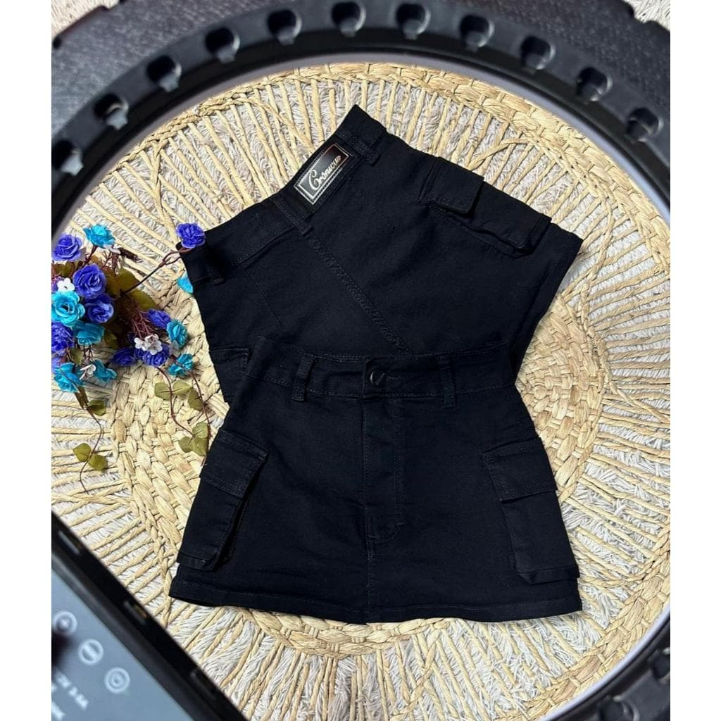 Short saia cargo preto