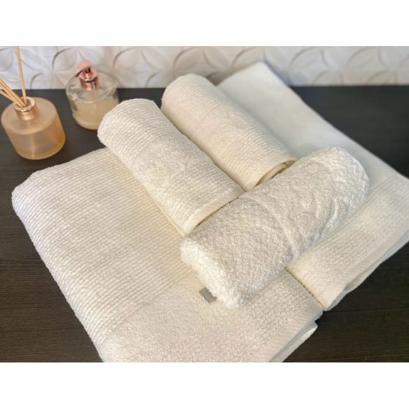 Kit 5 Toalhas MARIA TEREZA(2 Toalha Banho / 2 Toalha Rosto / 1 Toalha de Piso Gaia Jacquard) LMPETER