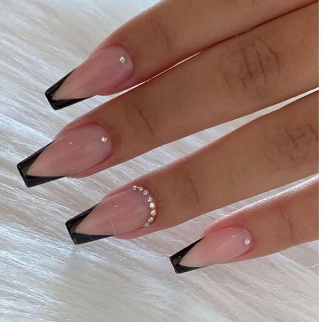 unha postiça realista preta bailarina unha decorada com strass pronta