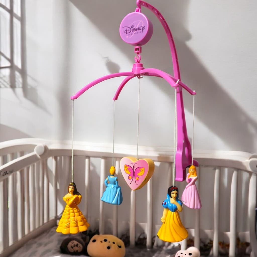 Mobile Giratório Musical Princesas Disney Infantil a Corda