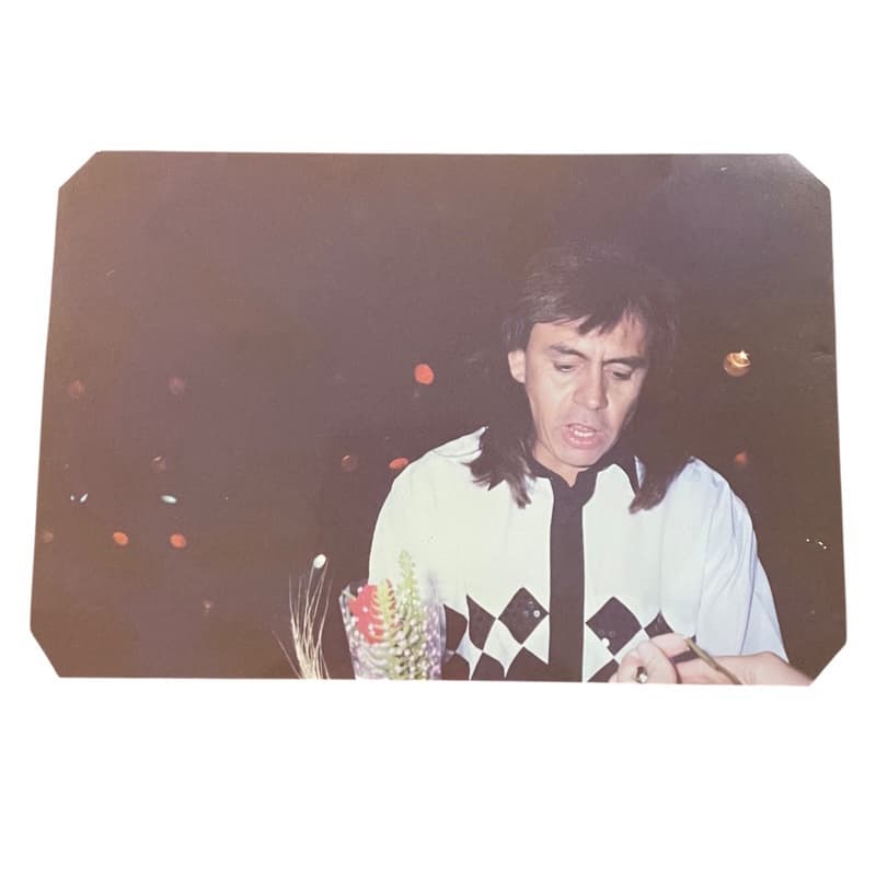 Foto antiga 3 autografada por Chitãozinho (da dupla sertaneja com Xororó)
