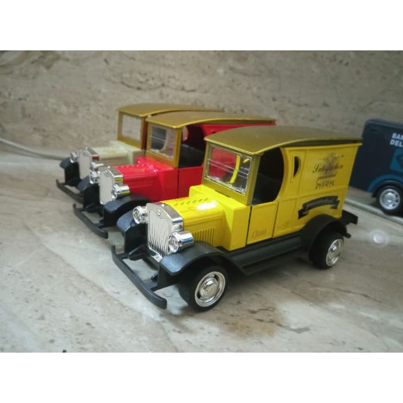 Miniatura de metal antigo! clássico anos 40!