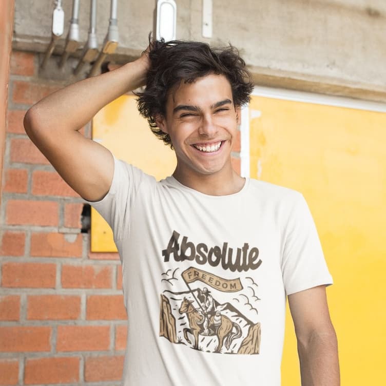 Camiseta branca básica masculina tecido premiun. Estampa descolada