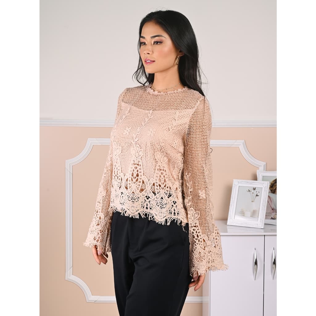 blusa femenina de renda manga flair (AH1048)