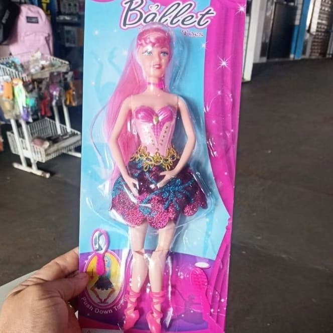 boneca ballet com cabelo rosa