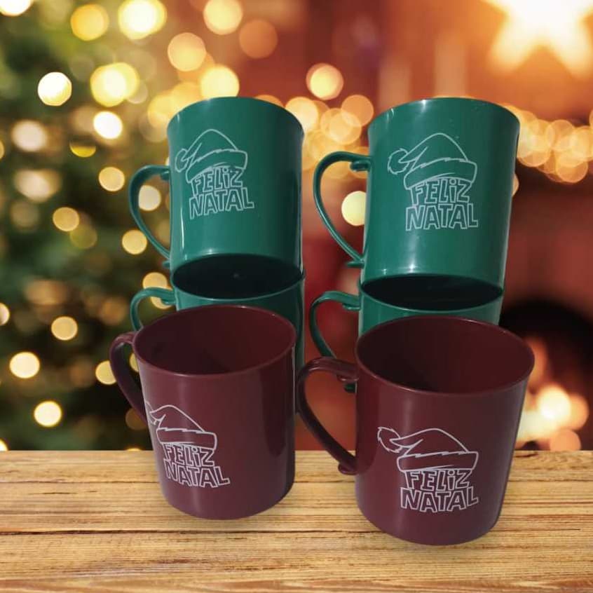 Kit de 10 a 30 Canecas Feliz natal  Verde ,Branca   e Cor de Vinho em Plástico