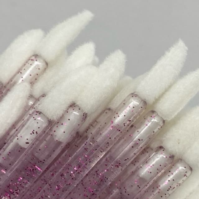 50 pinceis descartavéis lip gloss
